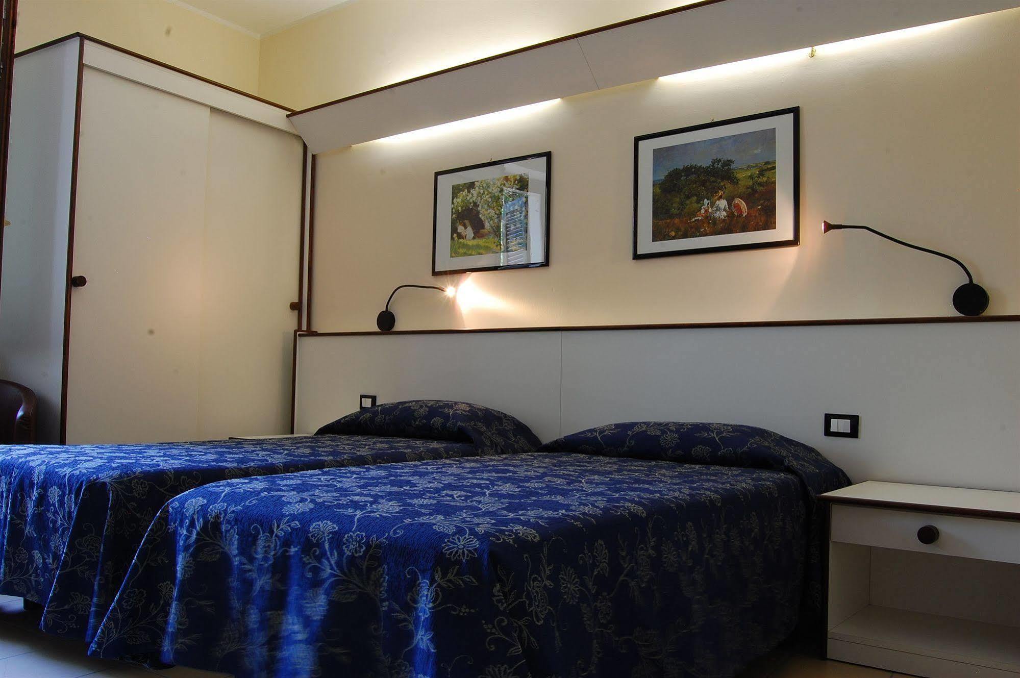 Albergo Visconti Cremona Exteriör bild
